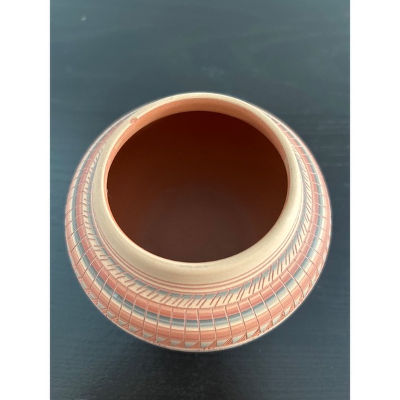 Myron Charlie Navajo Etched Seed Pot Pottery Signed Southwestern Geometric Mini - Picture 3 of 5